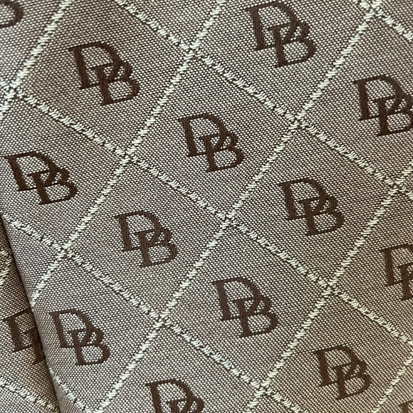 Dooney and Bourke beautiful never used Go 2 Tote! Tonal light brown/dark brown - Picture 9 of 10